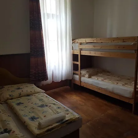 Frantic Monkey I Orjongo Majom Σίοφοκ