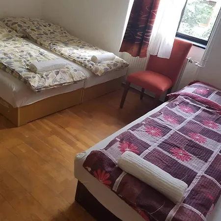 Hostel Frantic Monkey I Orjongo Majom *